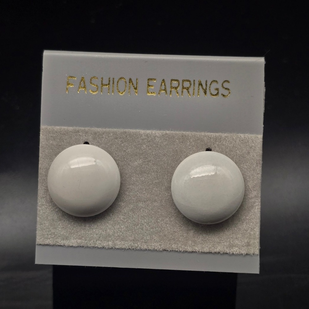 Off White Round Button Earrings Studs Vintage NOS Classic Timeless